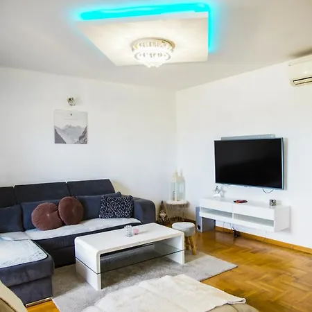 Ma Dalmatia - Adriano With Balcony And Free Parking